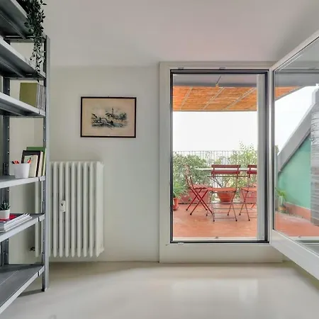 Navigli's Rooftop Apartment Milan