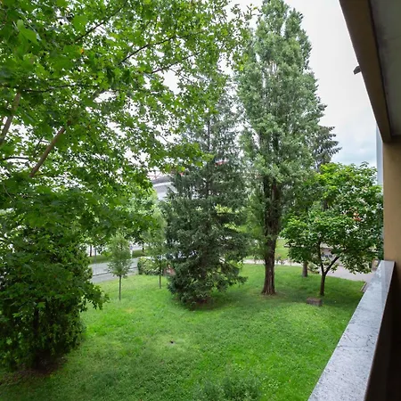 San Siro Large Flat شقة ميلان