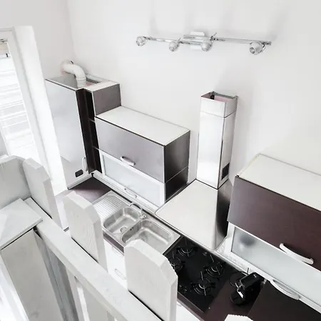 Ideal Rent - Viale Corsica 41