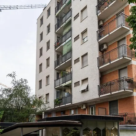 Appartamento Ideal Rent - Viale Legioni Romane 7 *