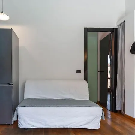 Duomo 15 Min -casa Silenziosa Con Terrazzo アパート