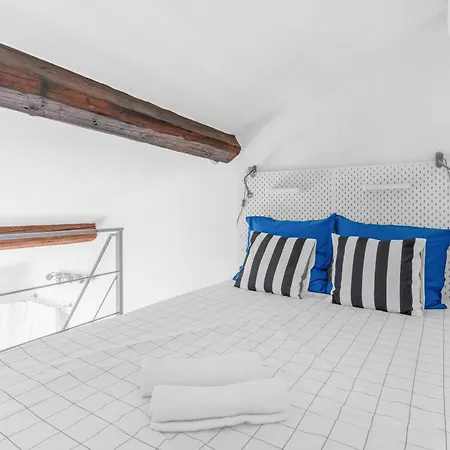 Me11 Porta Venezia-loreto شقة