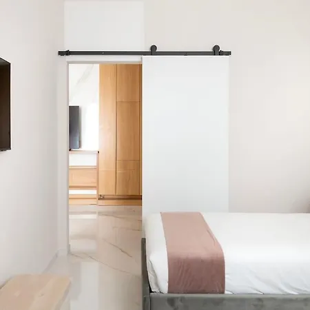 Apartment Chic 3 Bedroom - Close To Duomo *