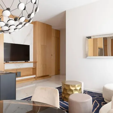 Chic 3 Bedroom - Close To Duomo *