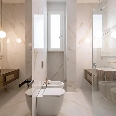 Chic 3 Bedroom - Close To Duomo Apartment