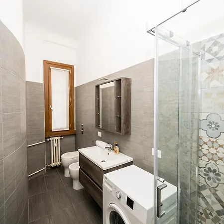 Airguest Station * Milán