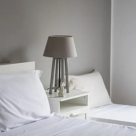 Airguest Station Apartment