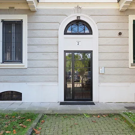 Forlanini Con Free Parking Linate Airport Milan