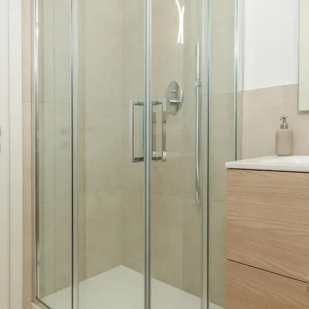 Exclusive Apartment - Next To The Metro Apartamento Milán