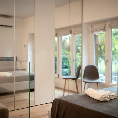 Duomo And Navigli - Cozy And Quiet With Park View Milán