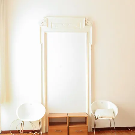 Central Flat - Boccaccio 7 Apartment