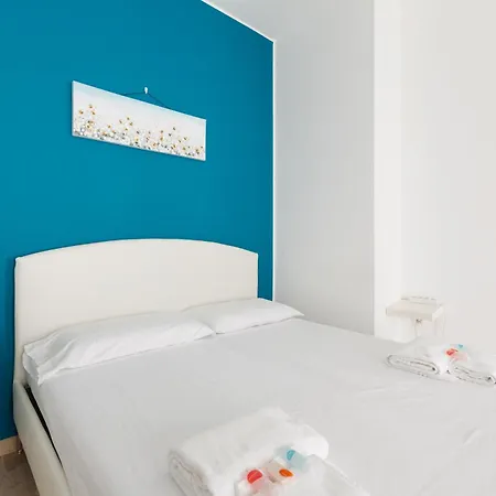 Lorenteggio-piazza Frattini Balcony Apartment Mailand