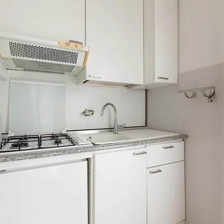 Apartment Lorenteggio-piazza Frattini Balcony