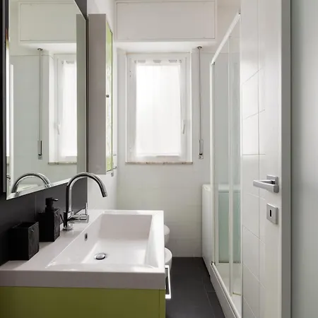 Apartment Lorenteggio-piazza Frattini Balcony *