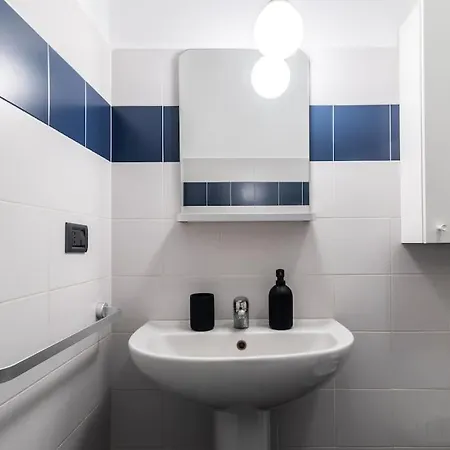 Apartment Moderno Bilocale In Zona Mico *