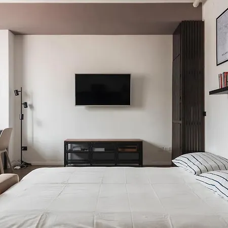 Moderno Bilocale In Zona Mico Apartmán