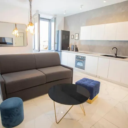 Apartment Porta Venezia - Design Con Balcone - 55mq *