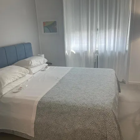 Corso Lodi 6 Milano Porta Romana - Bellissimo Nuovo Appartamento Con 2 Camere Da Letto E Due Bagni - Beautiful Newly Decorated 2 Bedrooms 2 Bathrooms With Free Parking Per Selected Qualifying Rate - Metro Subway Porta Romana 6 Minutes To Duomo Cathed Milan