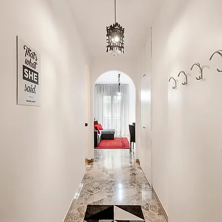 Stayeasy Staro5 - 5 Minutes To Udine Subway