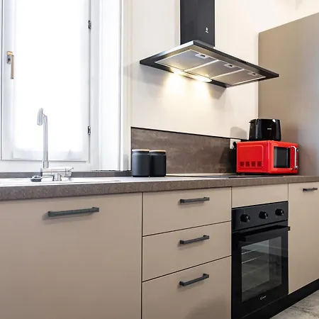 Apartman 5' From Metro Lima To Piazza Duomo Milánó