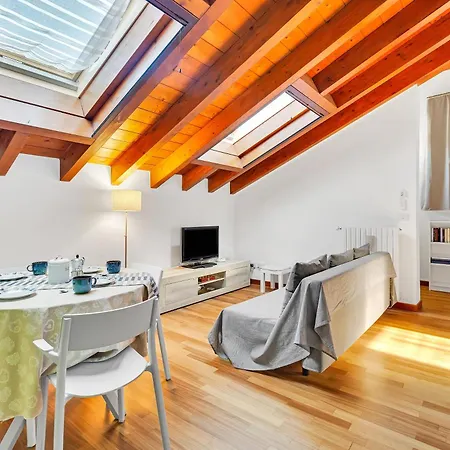 Apartment La Mansarda Di Cloe - Affitti Brevi Italia