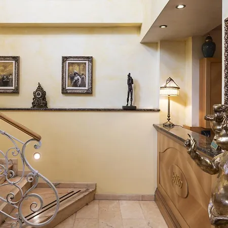 Boutique Dieci 4* Milan