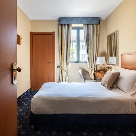 Boutique Dieci 4* Milan