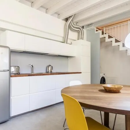 White Navigli * Mailand