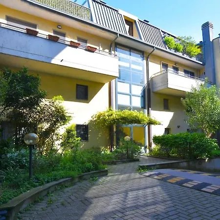 Apartament Bocconi Fond Prada Ieo Spettacolare Attico Con Terrazzo