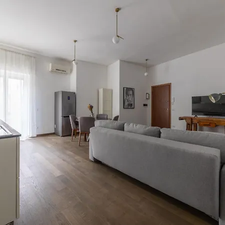 Arena 35 - Leia Hospitality *