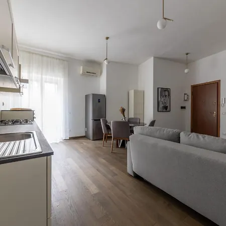 Arena 35 - Leia Hospitality *