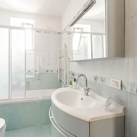 Apartment Broggi Buenos Aires-porta Venezia By Halldis Milan