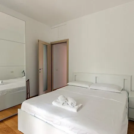 Broggi Buenos Aires-porta Venezia By Halldis * Milano
