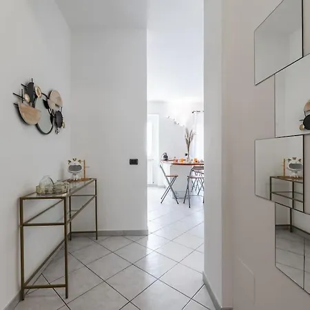 Nuovissima Dimora Con Terrazzino Daire *