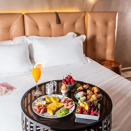 Milan Suite Hotel Отель 4*