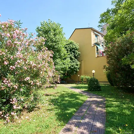 -luminosa 5 Stars With Balcony- Wifi Netflix 15 Minutes From Duomo Apartment Milan