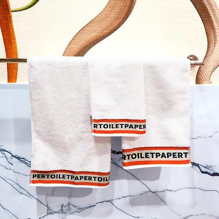 Apartment Toiletpaper Living