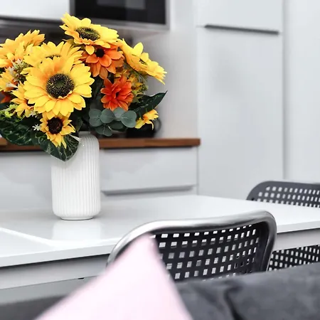 Red Cannas, Cozy In Life District Lägenhet