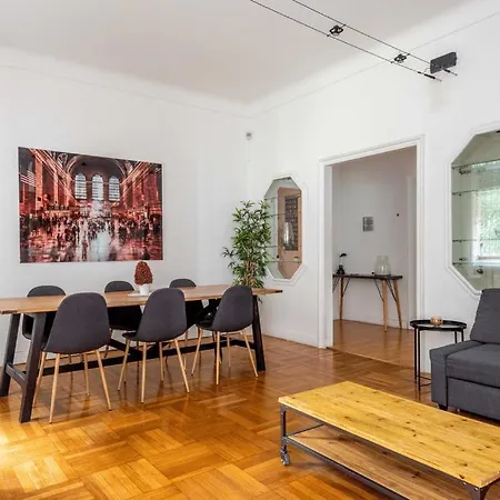 Apartment Exclusive 4 Bedrooms In Brera *