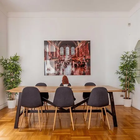 Apartment Exclusive 4 Bedrooms In Brera