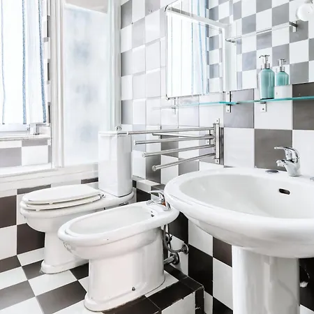 Farini 6 * ミラノ