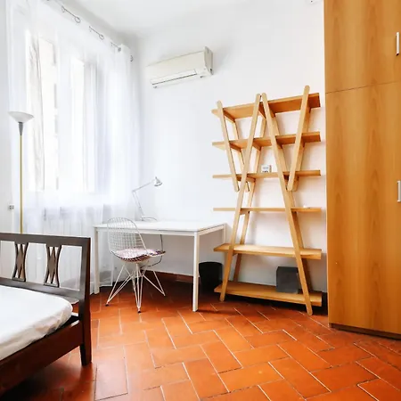 アパート Farini 6