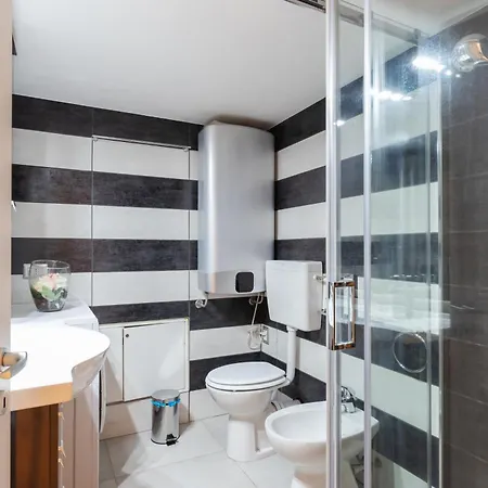 2 Con 2 Bagni Privati - De Angeli * Milan