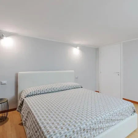 2 Con 2 Bagni Privati - De Angeli * Milan