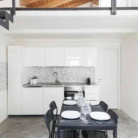 Easylife- Su Due Livelli Su I Navigli Milan