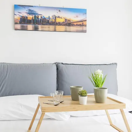 Easylife - Bocconi Duomo Intero Navigli Moderno Apartment *