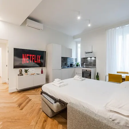 Modern 3-room Flat - Near Metro & Park Apartment Milan