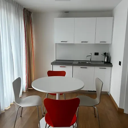 Bb Isola Hotel apartamentowy