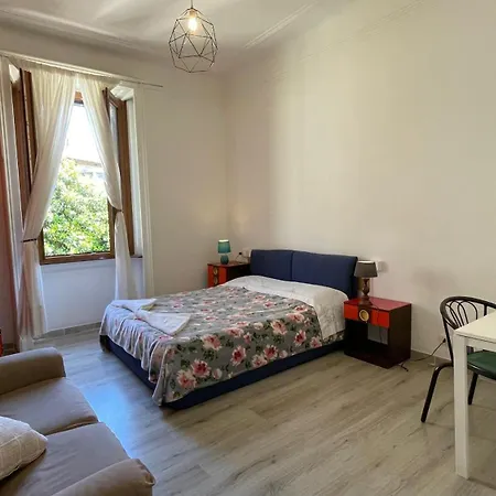 In The Center - Stanza In Centro Citta Проживание в семье Милан