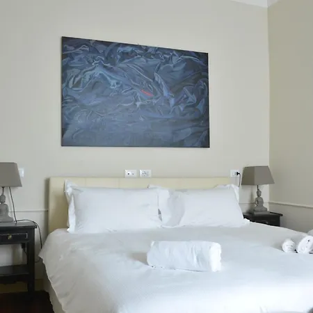 Elegant Historic On A Tree-lined Avenue Near Cadorna Station Apartman *